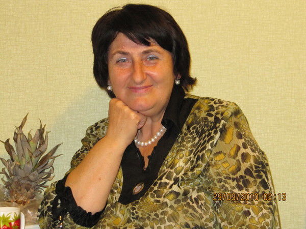 Людимла Дустова