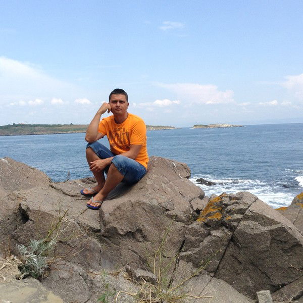 Саша Бурячек