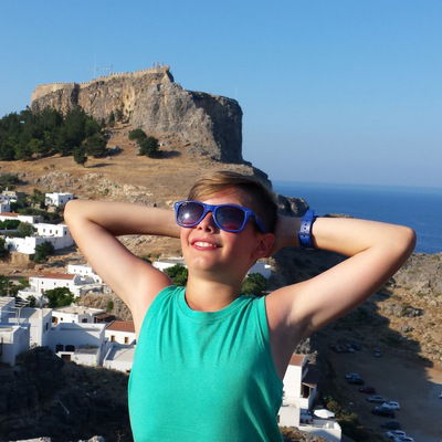 Антон Ефремов