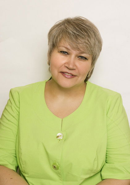 Элина Железнова