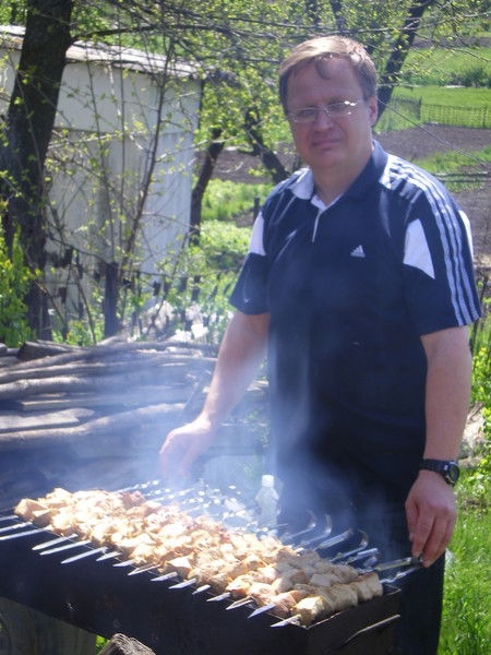 Константин Мельников