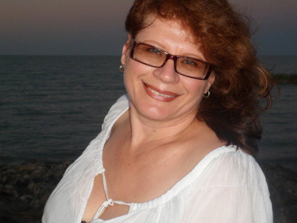 Елена Елена