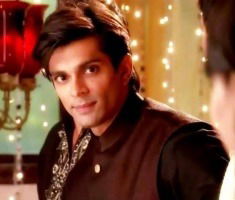 Айбек Аукешовы