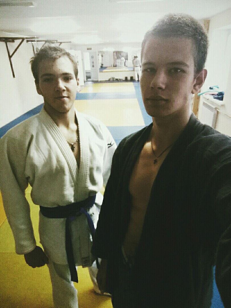 Миша Неважно