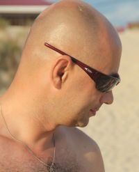 Олег Толстогузов