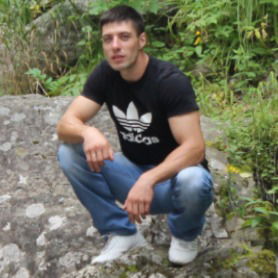 Андрей Попов