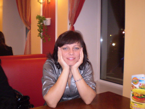 Лариса Суханова