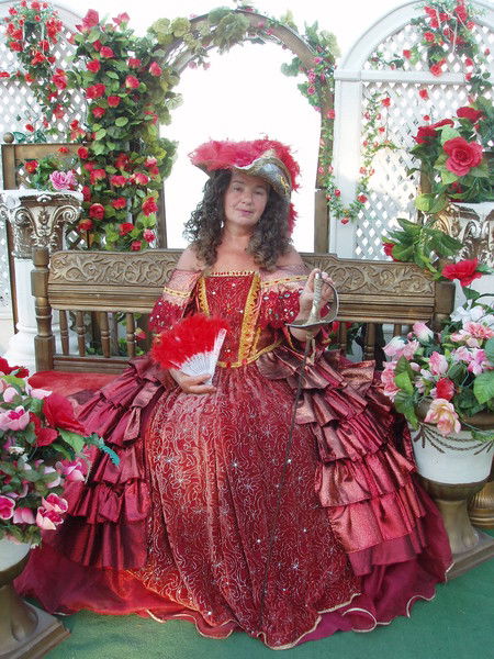 Елена Захарова