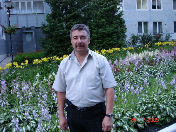 Анатолий Ушаков