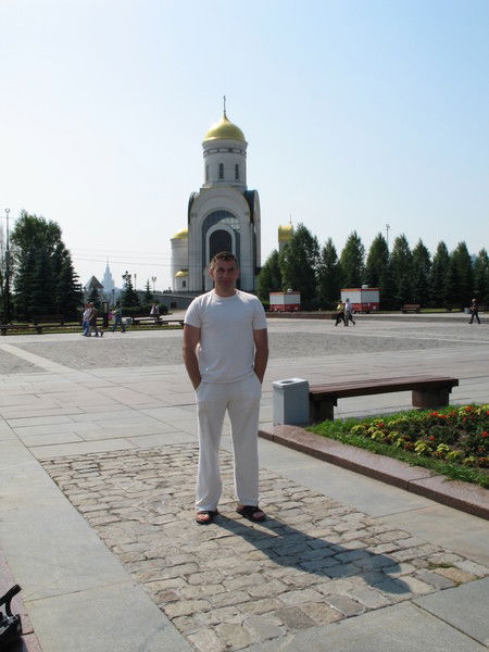 Виталий Серов