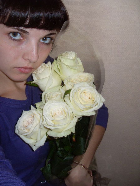 Анюта Попова