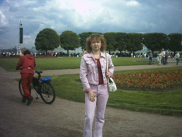 Елена Лоушкина