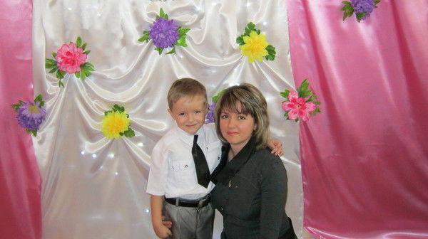 Лена Выпирайло