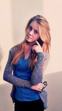 Аня Остякова