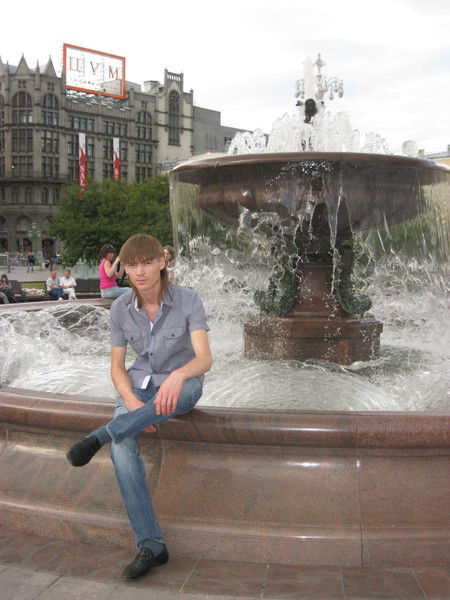 Женя Сатаров