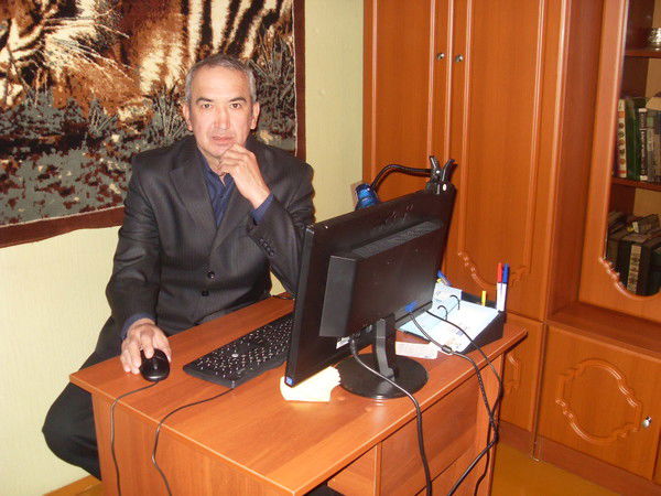 Олег Сахаровский