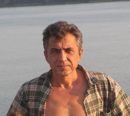 Александр Ефремов