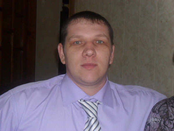 Олег Хлыстов