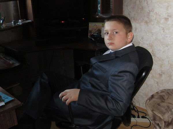 Костя Леонов