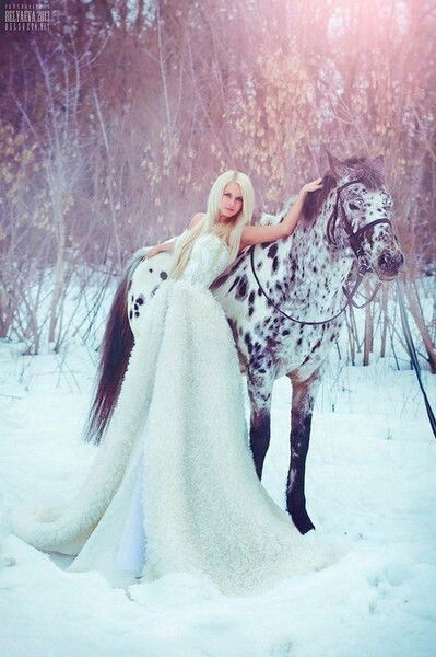 Hayolda Farishta Hayotda Oddiy Kiz