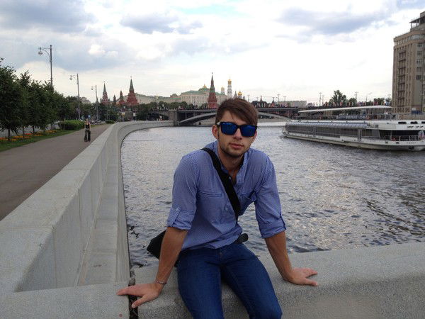 Антон Рощупко