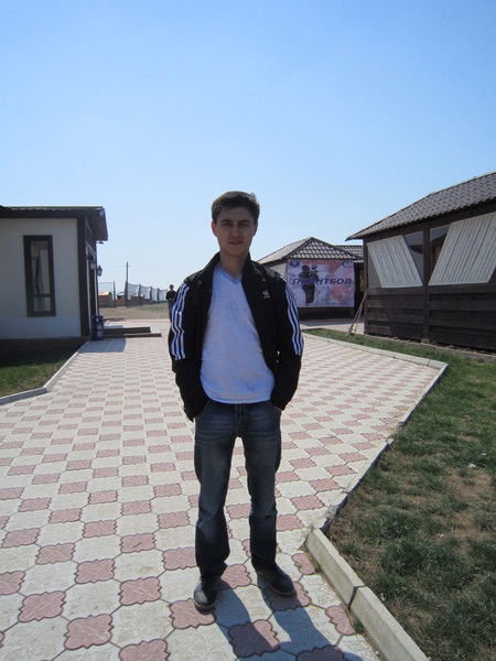 Женис Закарин