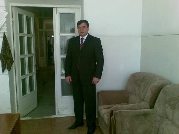 Давлат Эшов