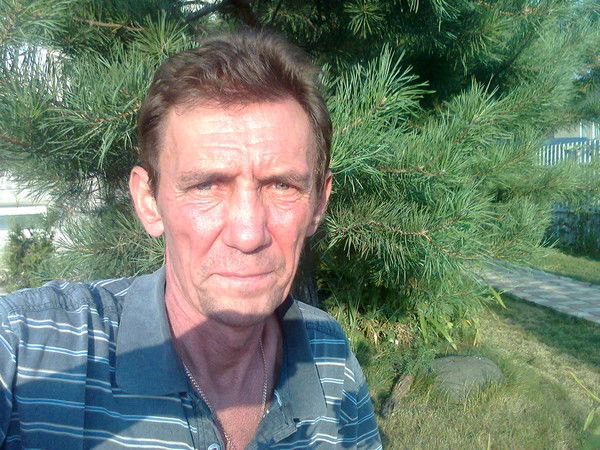 Николай Попов