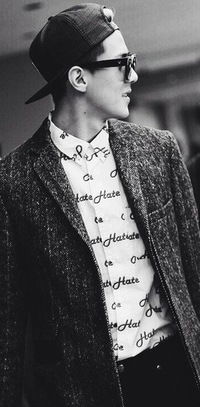 Марк Леонов