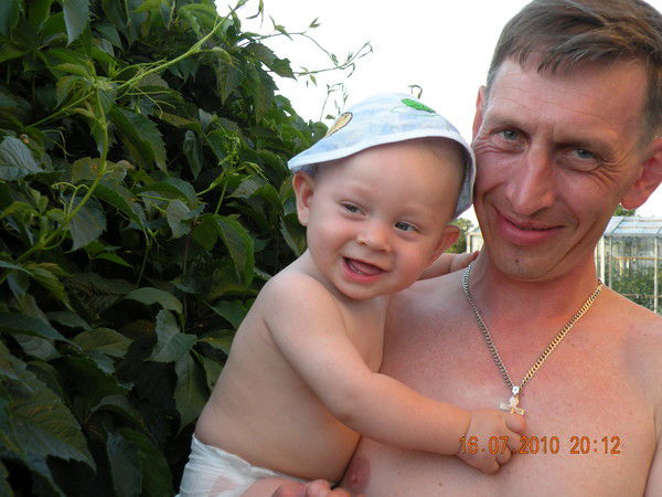 Эдуард Карев