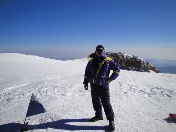 Азрет Алиев