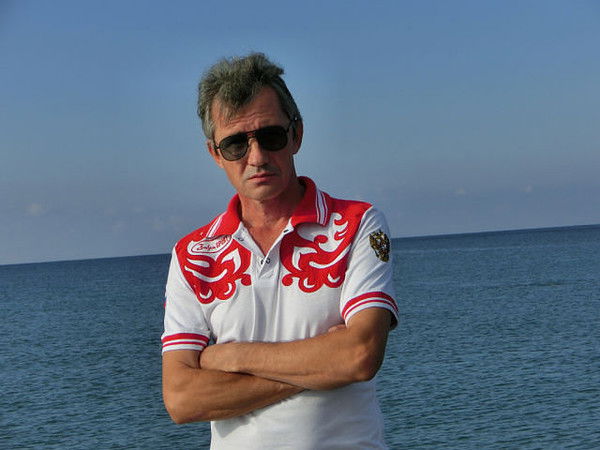 Александр Олейник