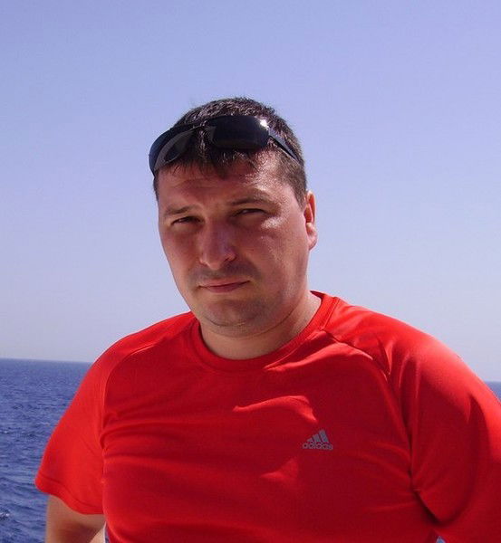 Дмитрий Овчаров