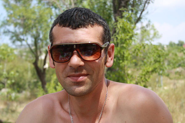 Артём Велияров