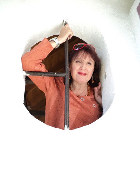 Лариса Попова