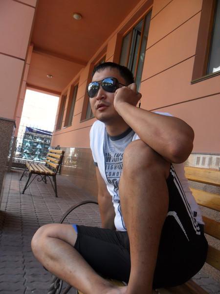 Азамат Искаков