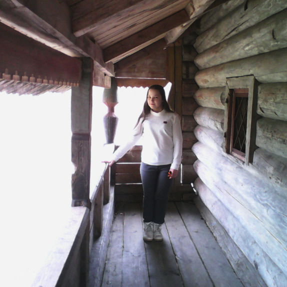 Анна Леошко