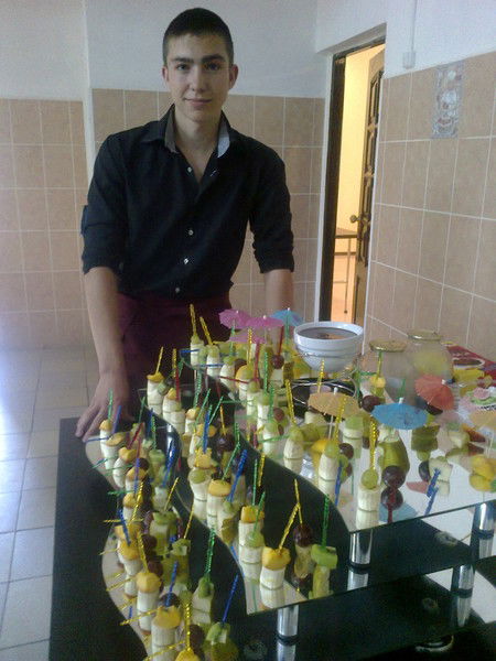 Максим Попов