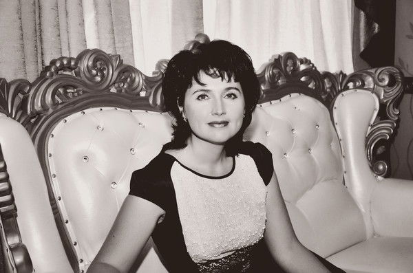 Оленька Попова