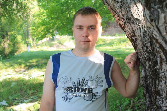 Максим Попов