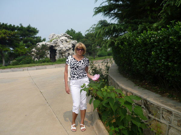 Надежда Лой