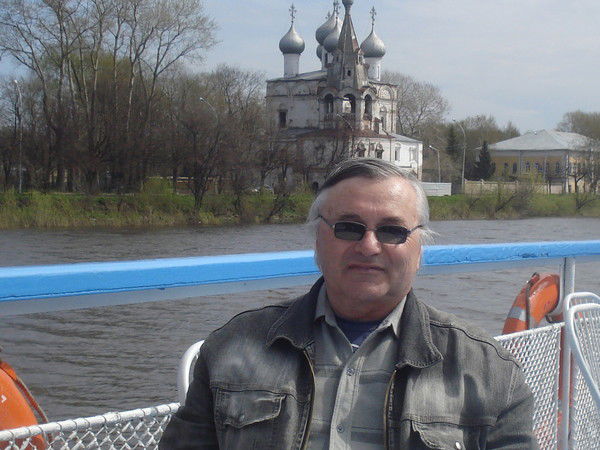 Владимир Комаров