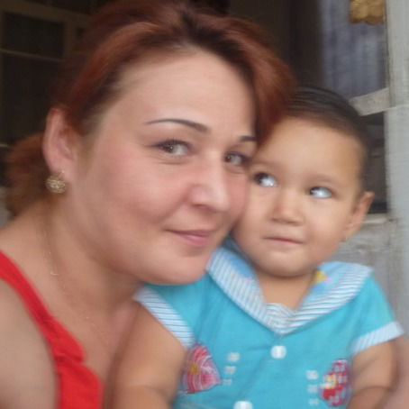 Лола Умарова