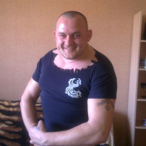 Юрий Зверев