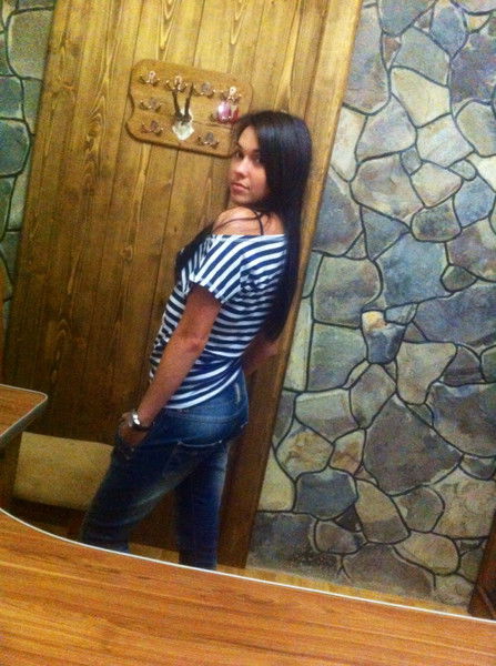 Аня Микулець