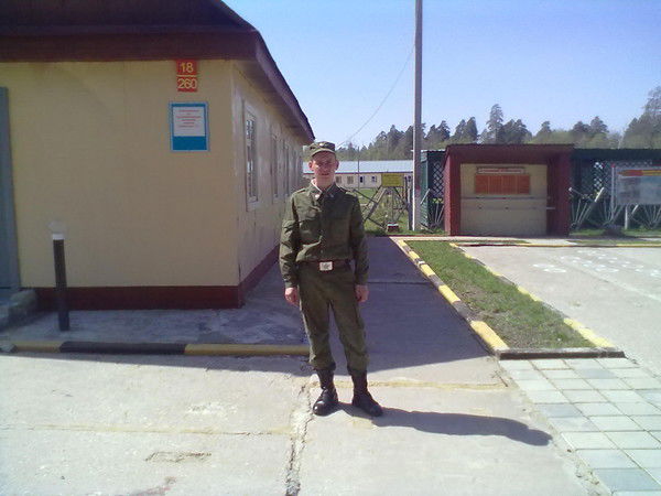 Максим Попов