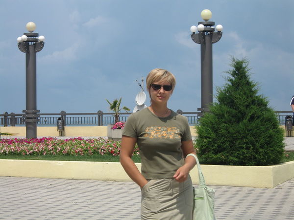 Лена Коликова