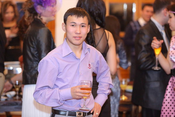 Неизвестно Неизвестно