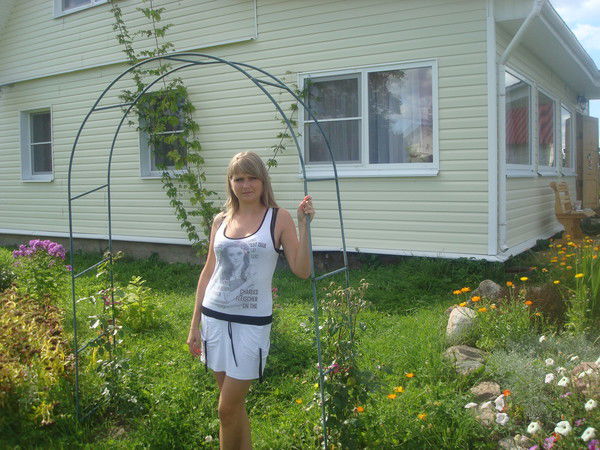 Анна Максимова