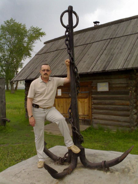 Анатолий Лавренюк